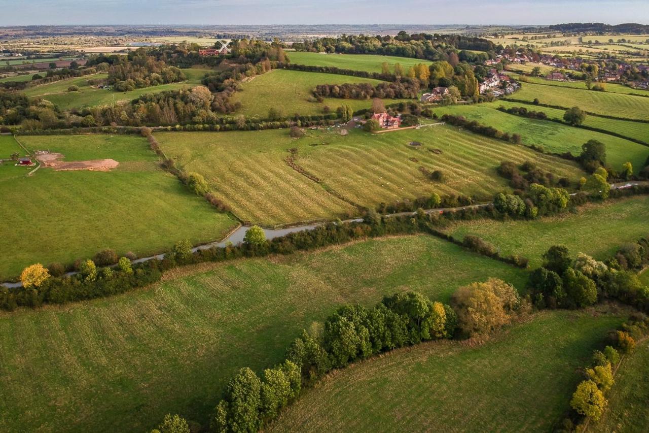 Toad Hall, Self Catering, Sleeps Four Southam (Warwickshire)